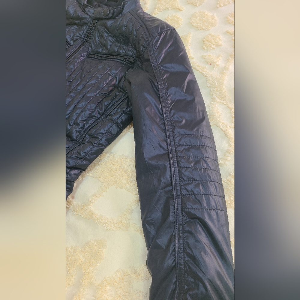 The North Face Black Fitted Quilted Puffer Moto Style Jacket Size S Excellent! - Picture 10 of 16